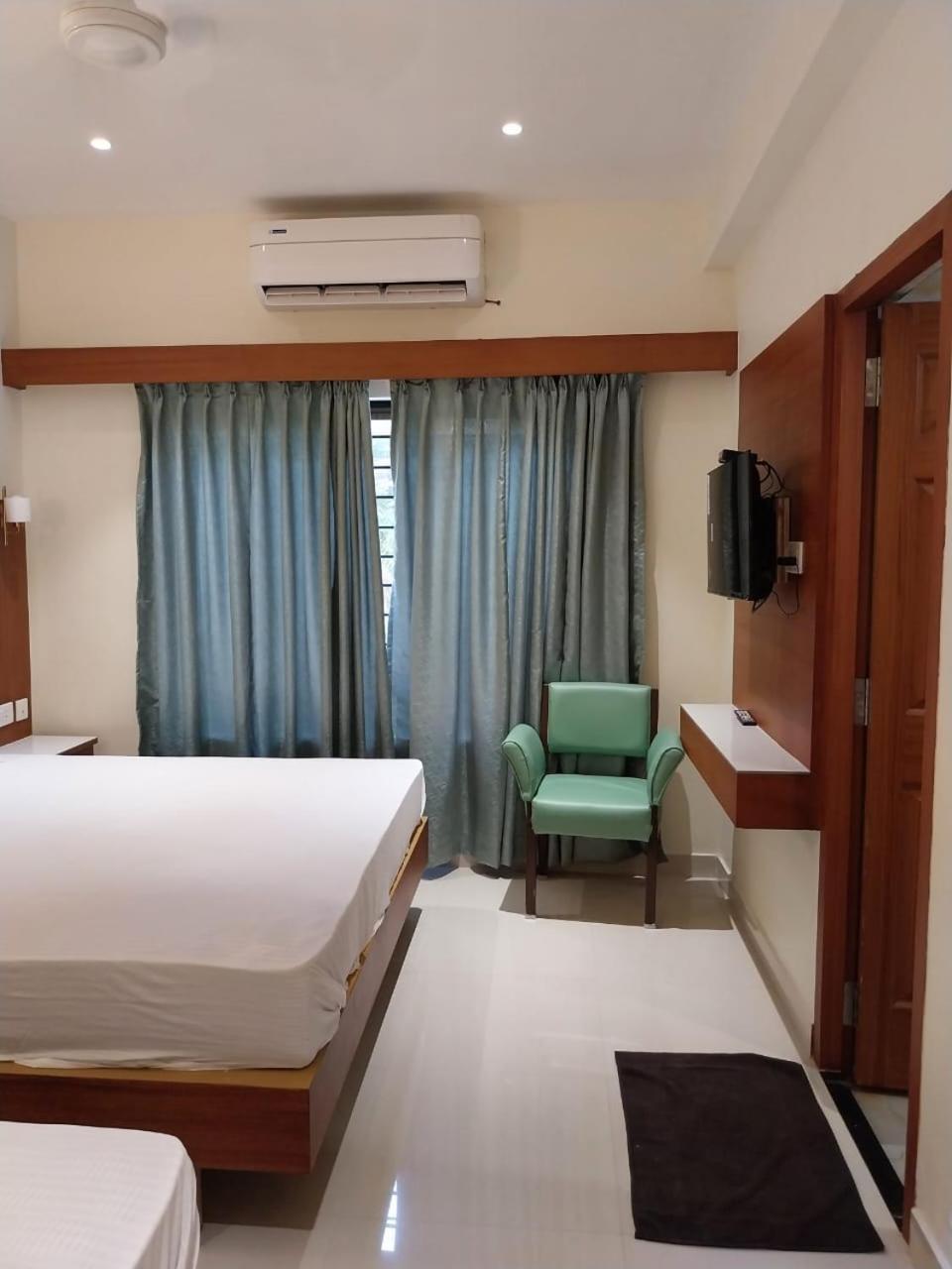 Hotel Harshanaa Elite Канниякумари Экстерьер фото